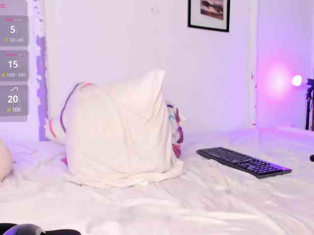LauryHills webcam