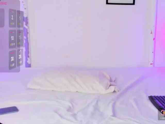 LauryHills webcam