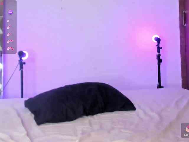 LauryHills webcam