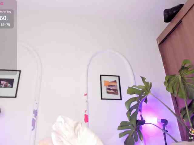 LauryHills webcam