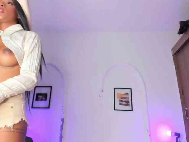 LauryHills webcam