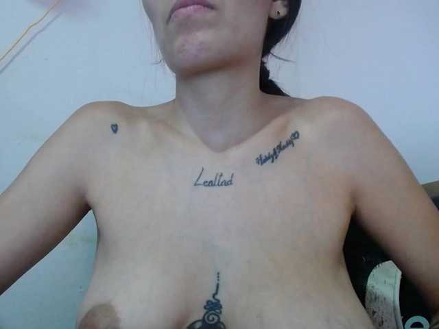 bulmaamilk's BongaCams show and profile