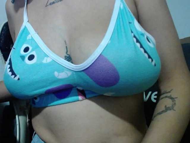 bulmaamilk's BongaCams show and profile