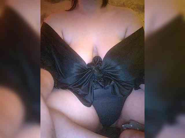 Aluna1999 webcam