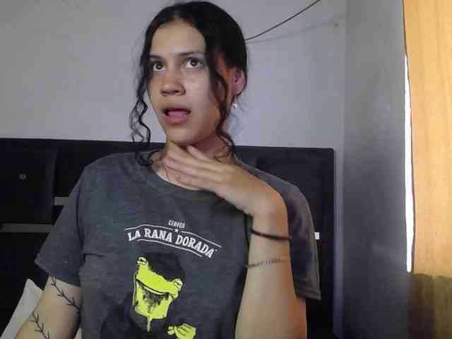 realshy-Stepsis Live Webcam on BongaCams