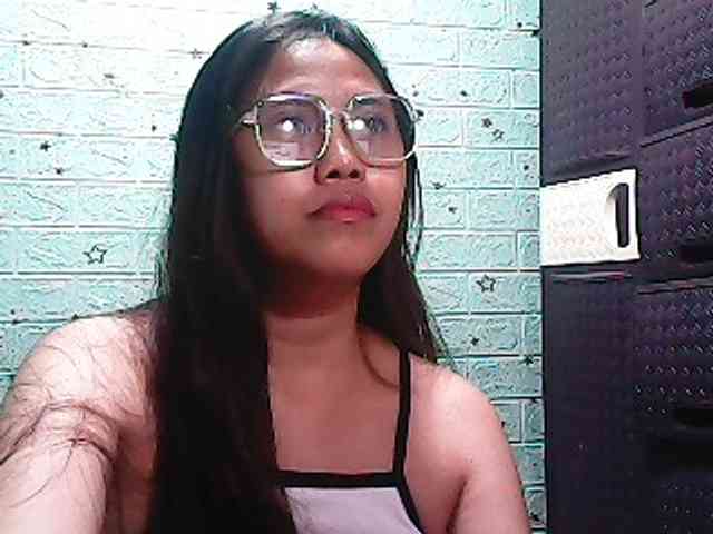 Aliceyu Live Webcam on BongaCams