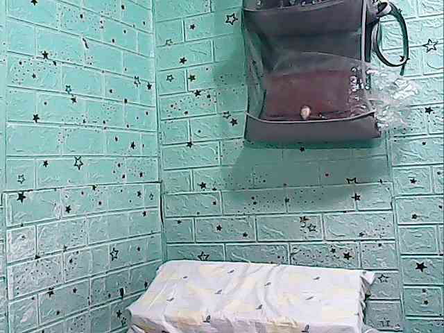 Alicepussylicious webcam