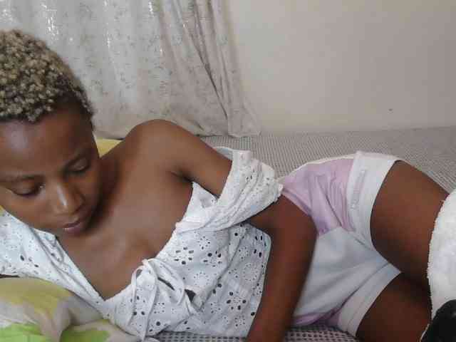 Pretyass webcam