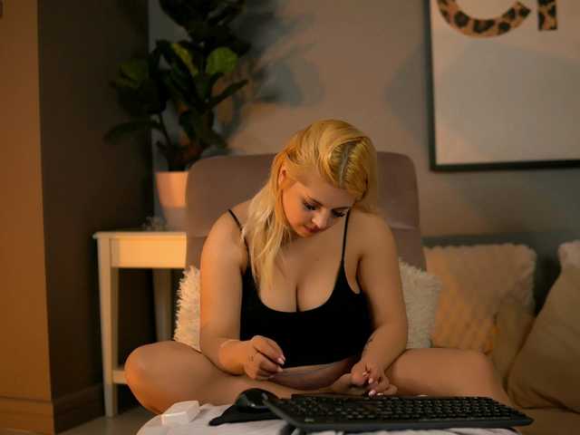 AudreySosa's BongaCams show and profile
