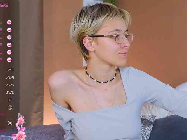 SharliRose webcam