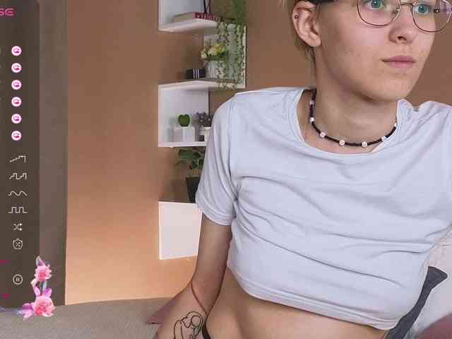 SharliRose webcam