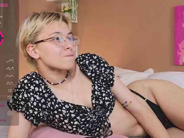 SharliRose webcam