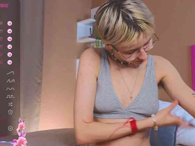 SharliRose webcam