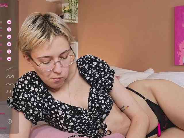 SharliRose webcam