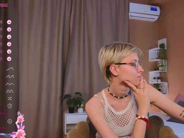 SharliRose webcam