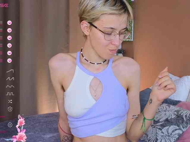 SharliRose webcam