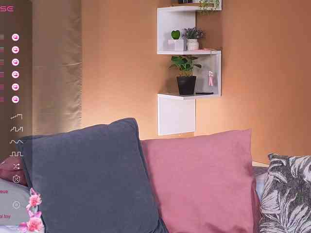 SharliRose webcam