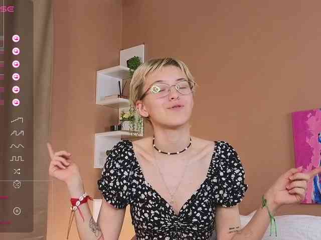 SharliRose webcam