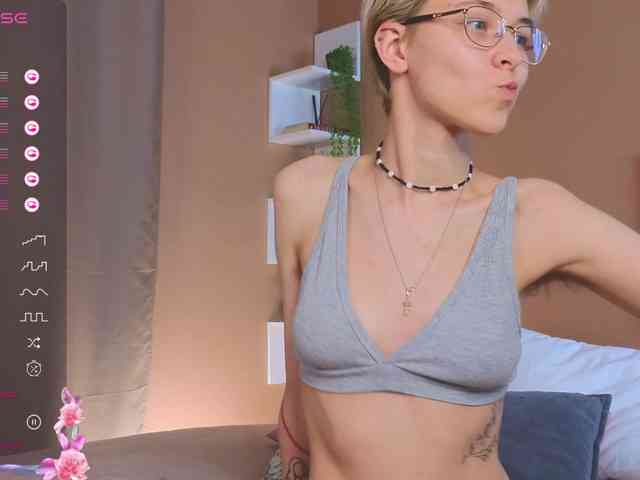 SharliRose webcam
