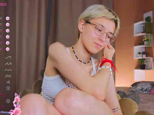 SharliRose webcam