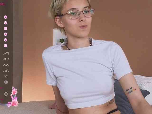 SharliRose webcam