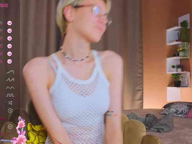 SharliRose webcam
