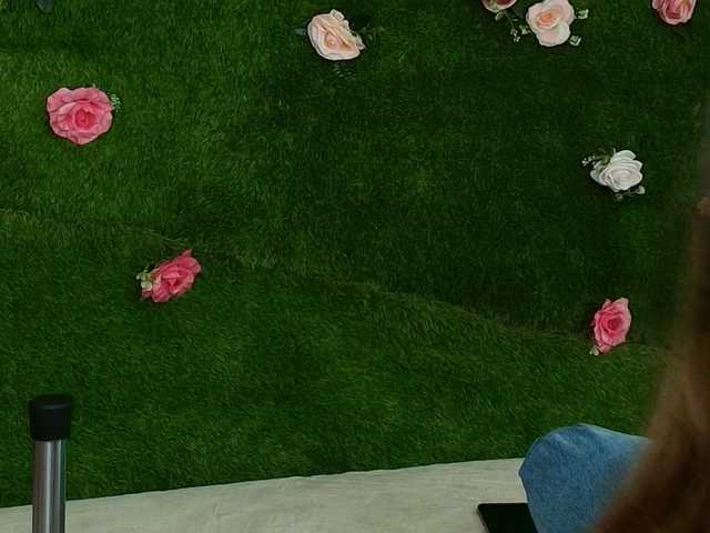 HugeTittiess's BongaCams show and profile