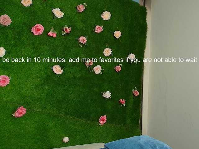 HugeTittiess's BongaCams show and profile