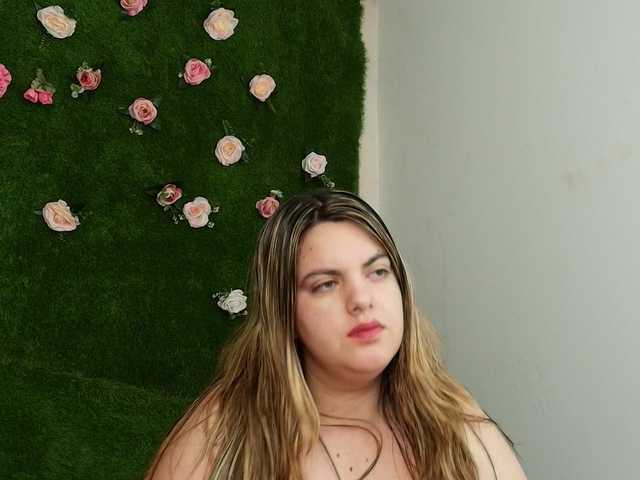 HugeTittiess's BongaCams show and profile