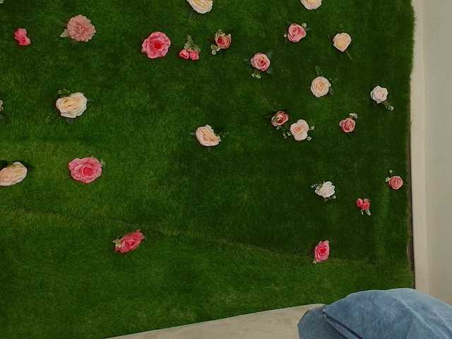 HugeTittiess's BongaCams show and profile