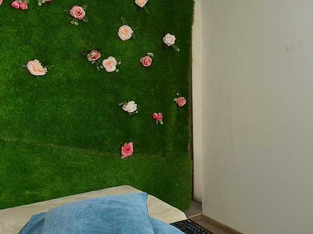 Preview of hugetittiess