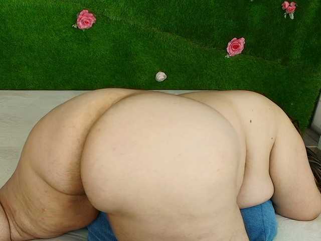 HugeTittiess's BongaCams show and profile