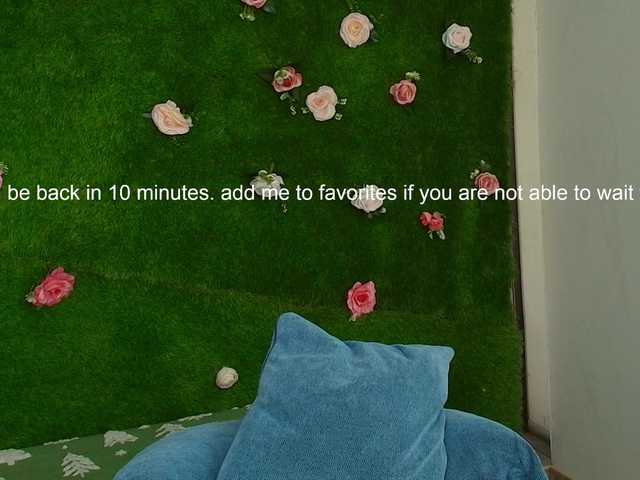 HugeTittiess's BongaCams show and profile