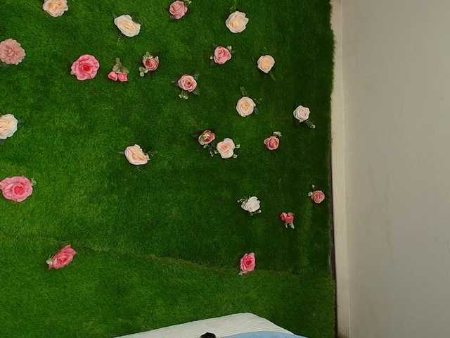 HugeTittiess's BongaCams show and profile