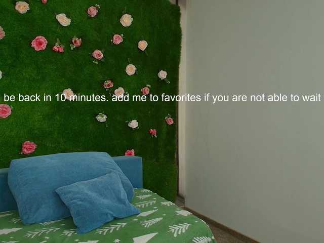 HugeTittiess's BongaCams show and profile