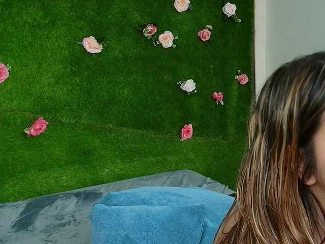 HugeTittiess's BongaCams show and profile