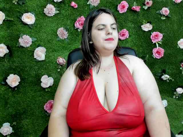 HugeTittiess webcam