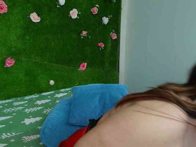 HugeTittiess HugeTittiess