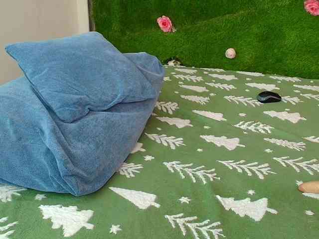 HugeTittiess HugeTittiess