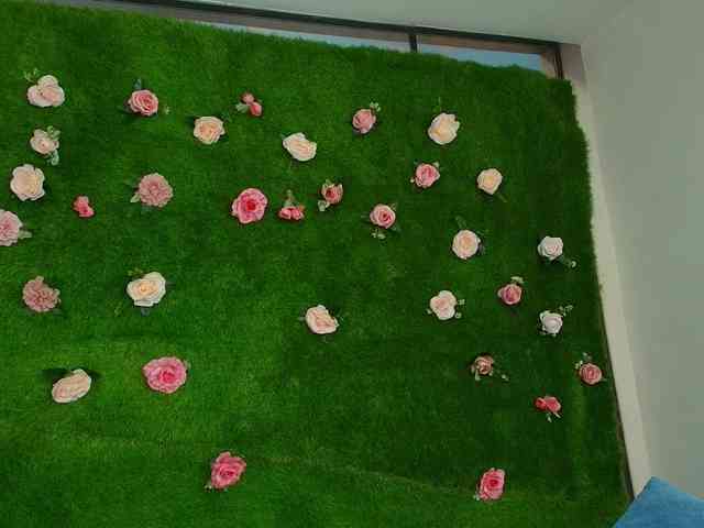 HugeTittiess HugeTittiess