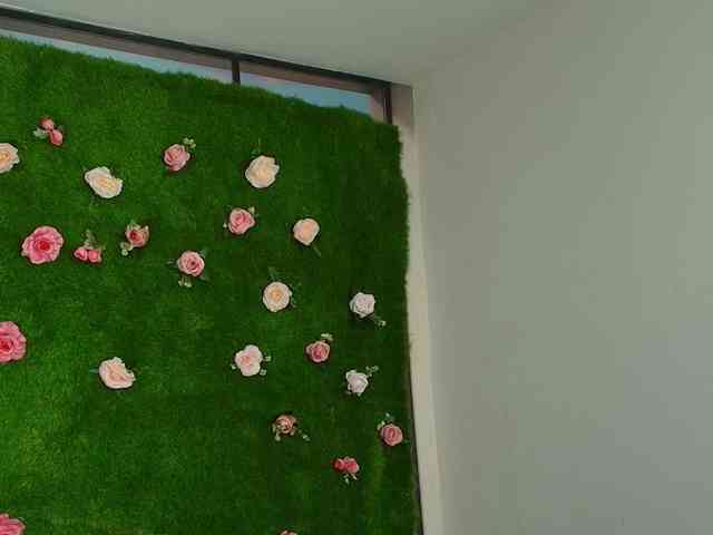 HugeTittiess HugeTittiess