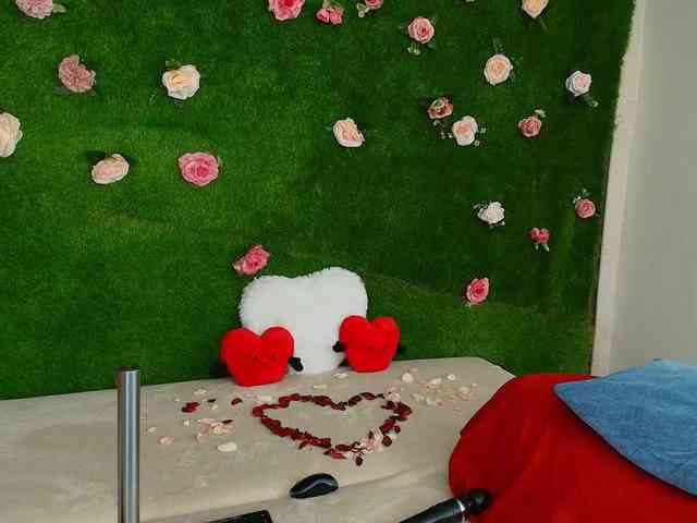 HugeTittiess HugeTittiess