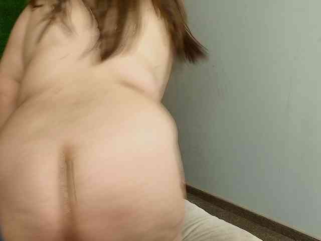 HugeTittiess Live Webcam on BongaCams