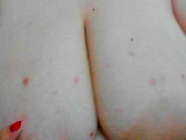 HugeTittiess webcam