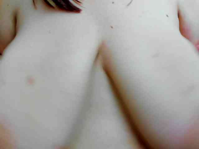 HugeTittiess webcam