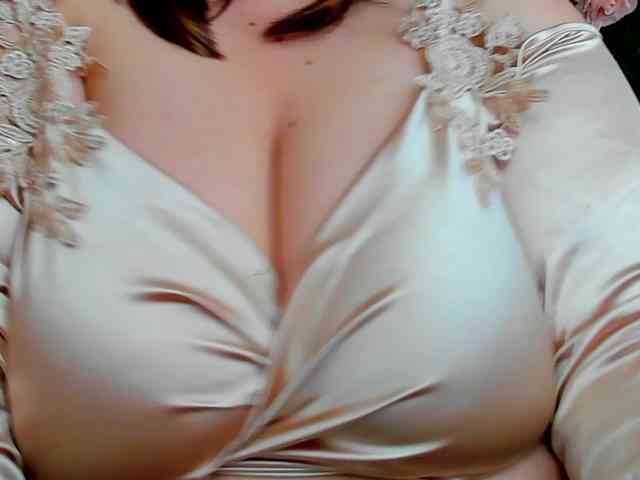 HugeTittiess webcam