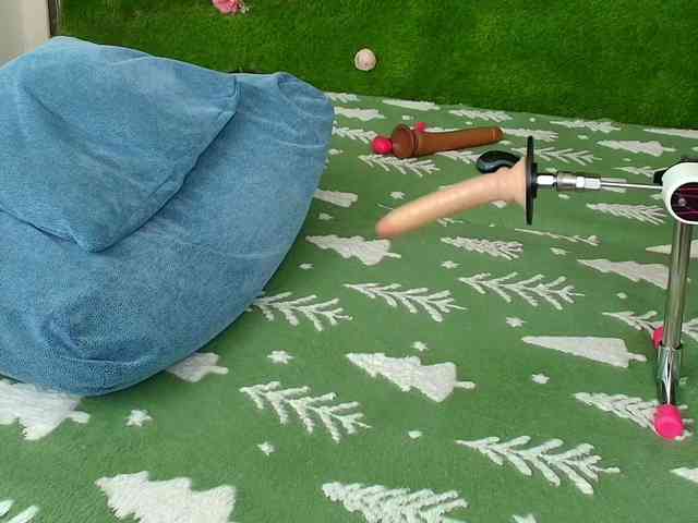 HugeTittiess HugeTittiess