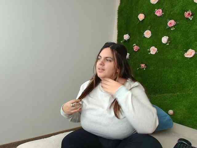 HugeTittiess HugeTittiess