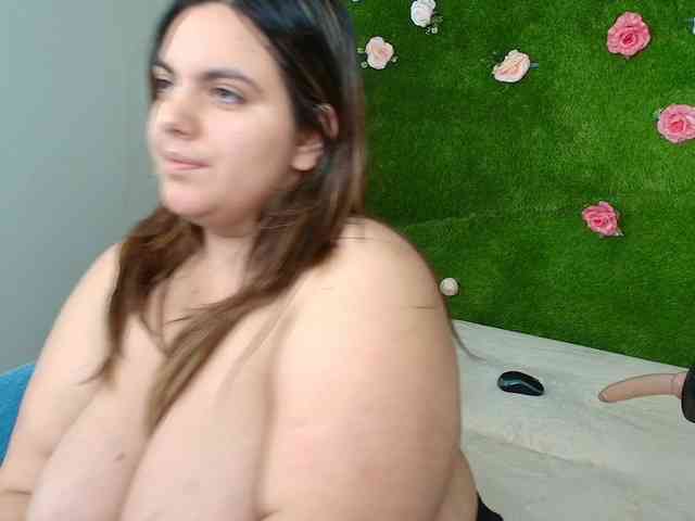 HugeTittiess HugeTittiess