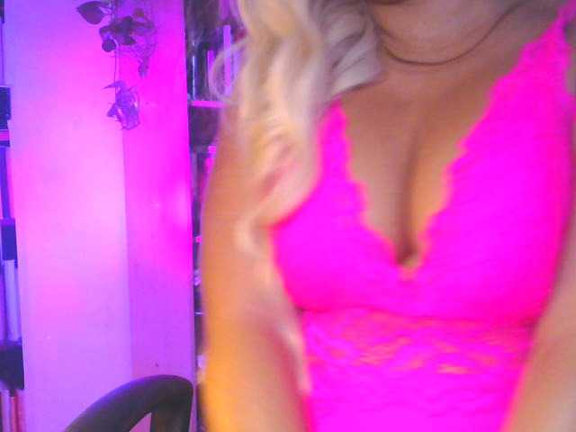 Webcam performer Queensativa online show Queensativa
